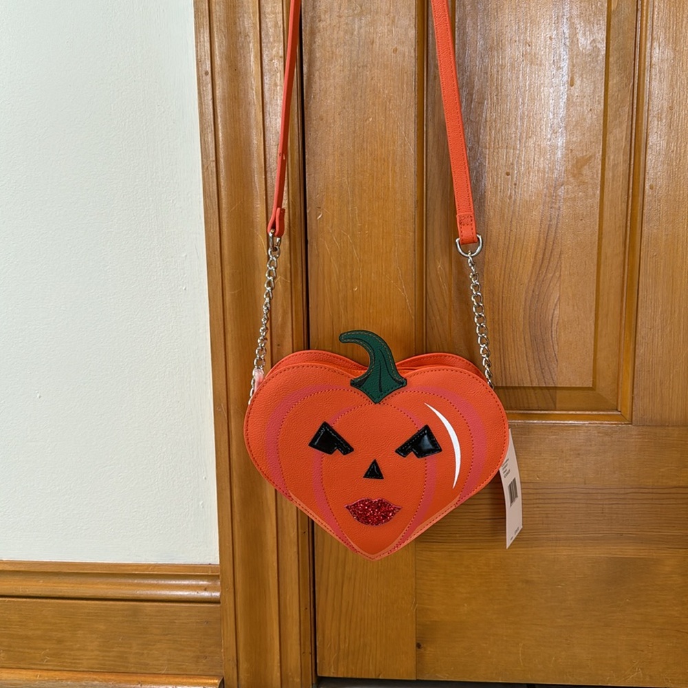 🎃BETSEY JOHNSON PUMPKIN CROSSBODY BAG🎃NWT - Picture 4 of 4